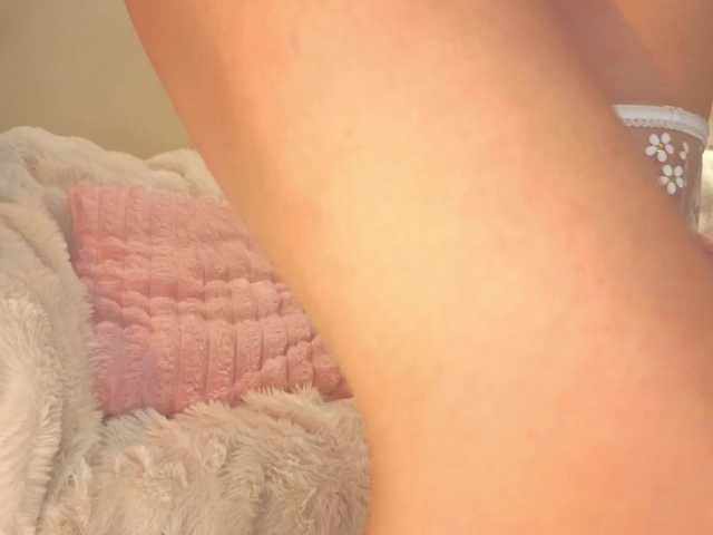 milli-sunrise live cam on BongaCams