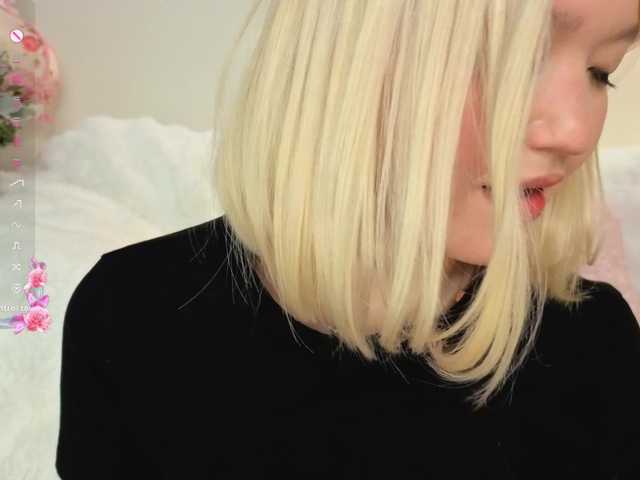 milli-sunrise live cam on BongaCams