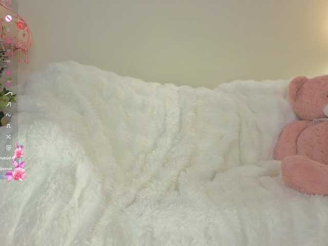 milli-sunrise live cam on BongaCams