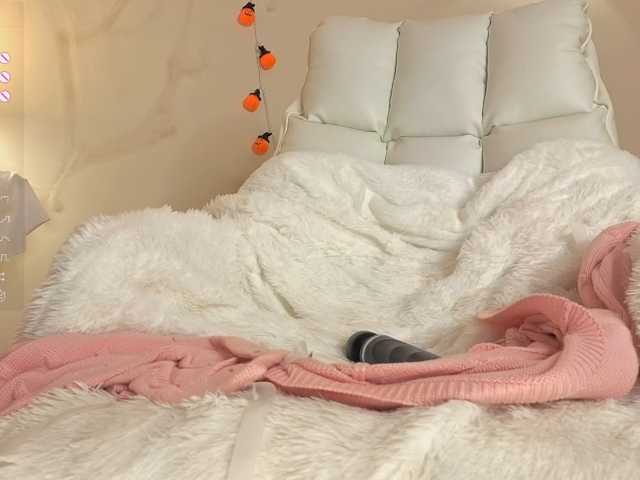 milli-sunrise live cam on BongaCams