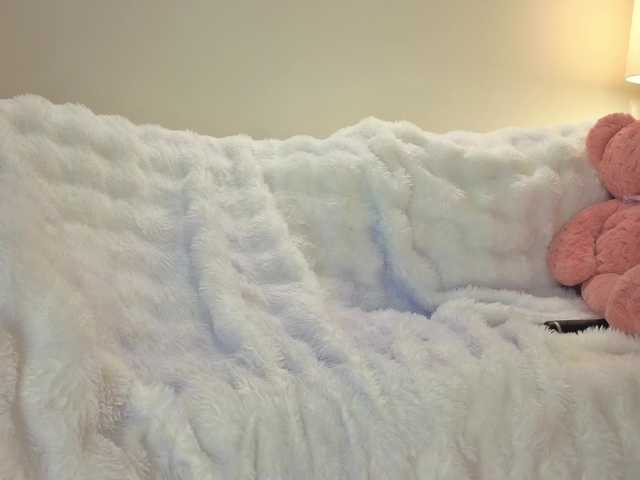 milli-sunrise live cam on BongaCams