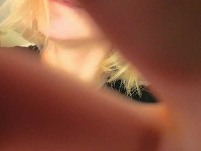 milli-sunrise live cam on BongaCams
