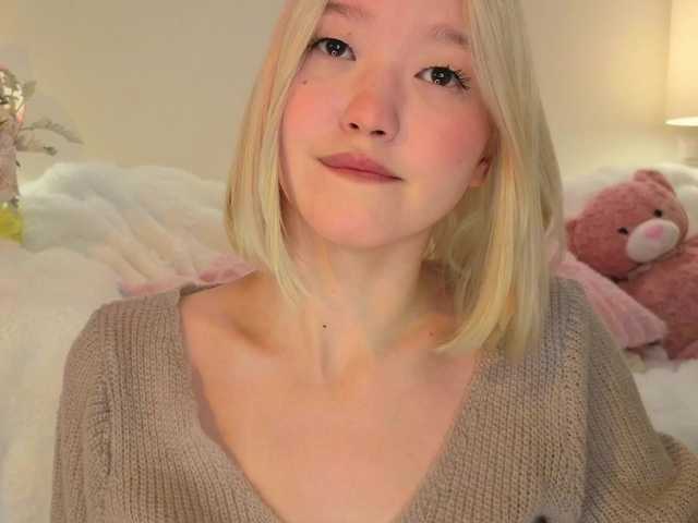 milli-sunrise live cam on BongaCams