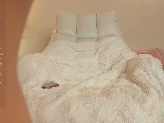 milli-sunrise live cam on BongaCams