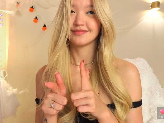 milli-sunrise live cam on BongaCams