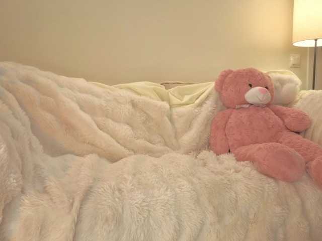 milli-sunrise live cam on BongaCams