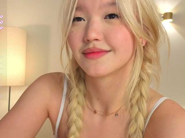milli-sunrise live cam on BongaCams