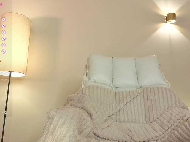 milli-sunrise live cam on BongaCams
