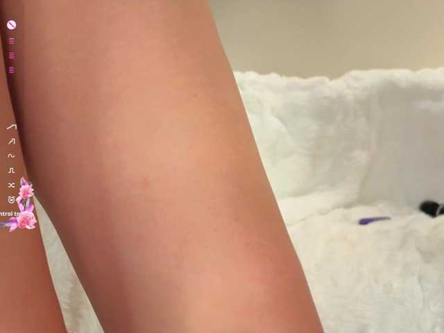 milli-sunrise live cam on BongaCams