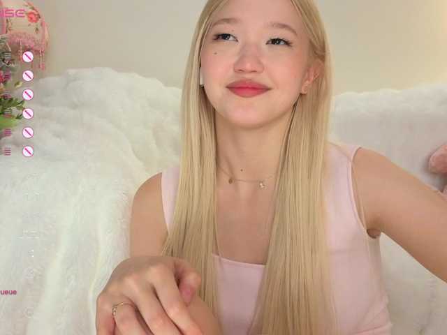 milli-sunrise live cam on BongaCams