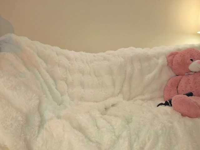 milli-sunrise live cam on BongaCams