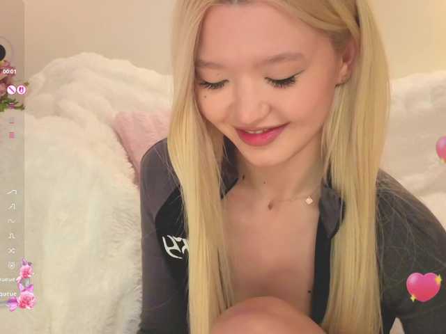 milli-sunrise live cam on BongaCams