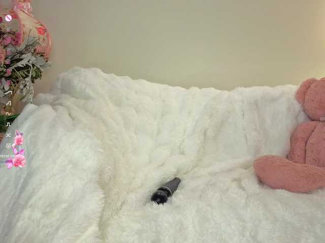 milli-sunrise live cam on BongaCams