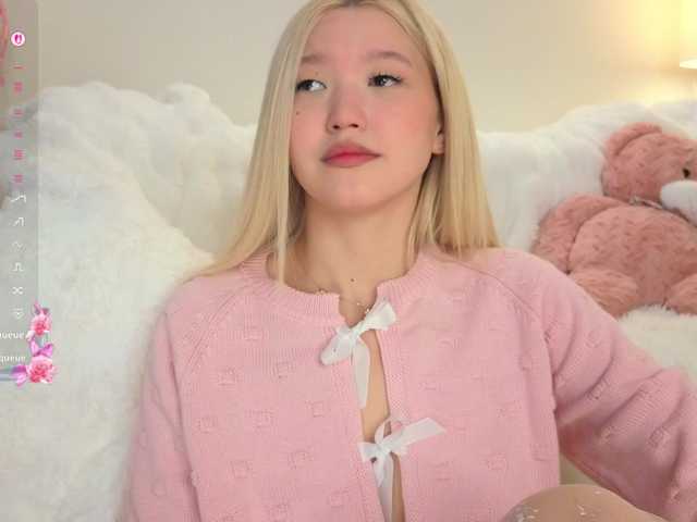 milli-sunrise live cam on BongaCams