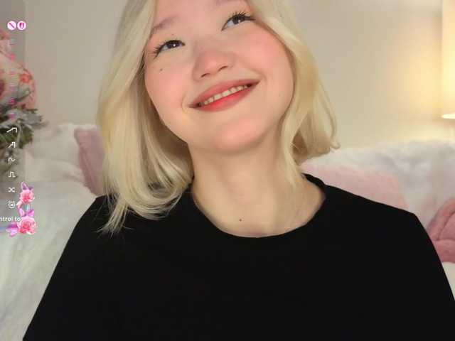 milli-sunrise live cam on BongaCams