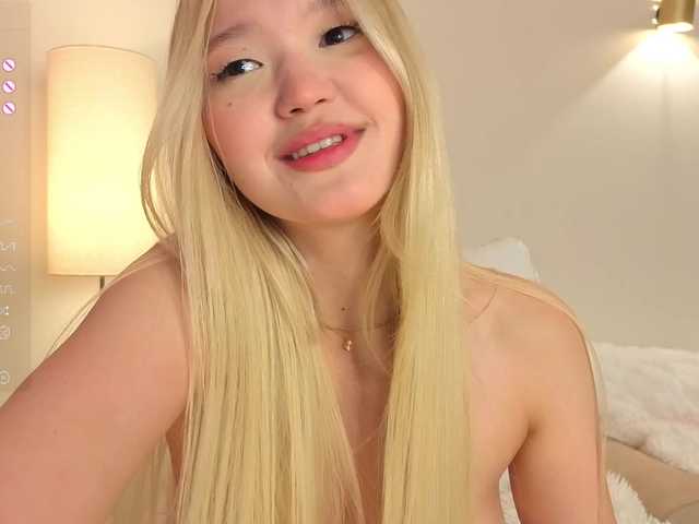 milli-sunrise live cam on BongaCams