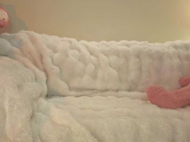 milli-sunrise live cam on BongaCams