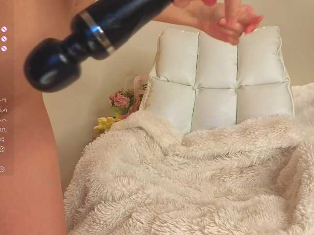 milli-sunrise live cam on BongaCams