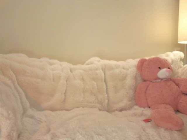 milli-sunrise live cam on BongaCams