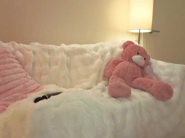 milli-sunrise live cam on BongaCams