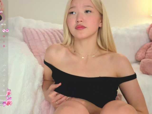 milli-sunrise live cam on BongaCams