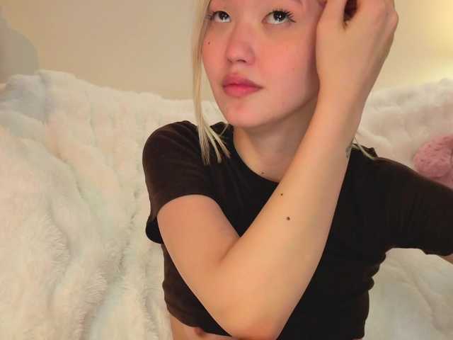 milli-sunrise live cam on BongaCams