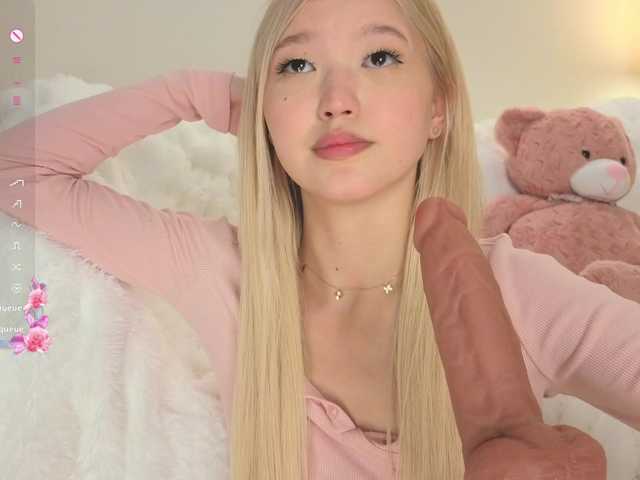 milli-sunrise live cam on BongaCams