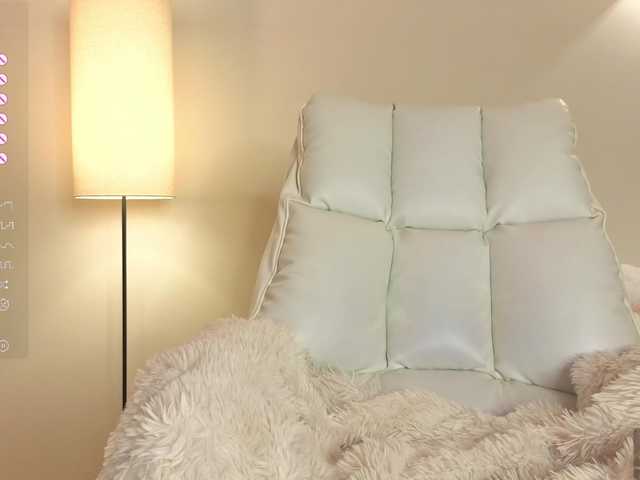 milli-sunrise live cam on BongaCams