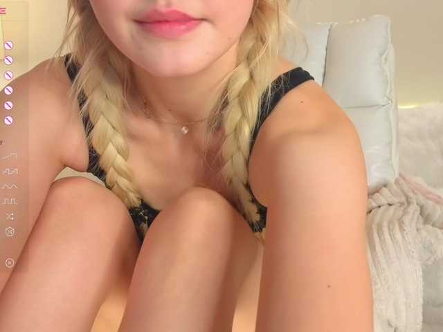 milli-sunrise live cam on BongaCams