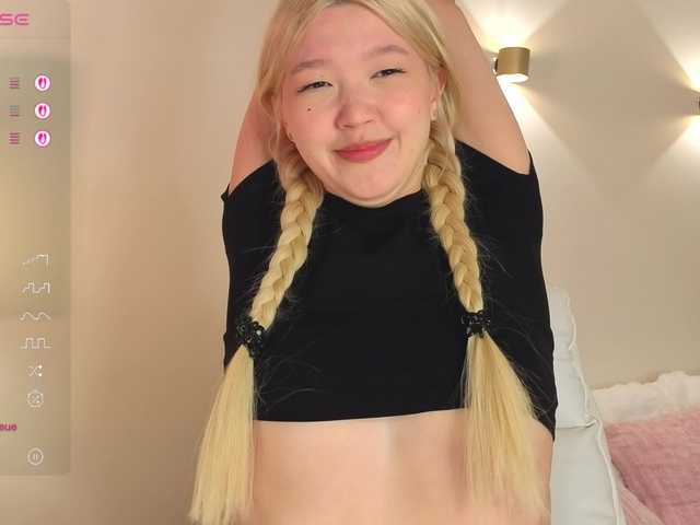 milli-sunrise live cam on BongaCams