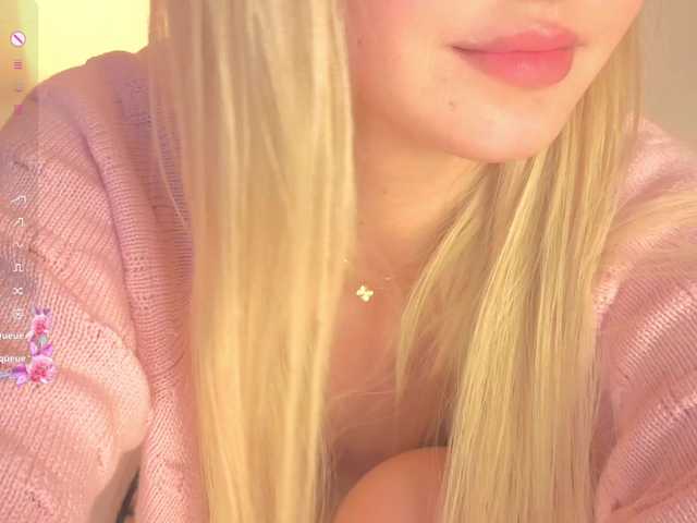 milli-sunrise live cam on BongaCams