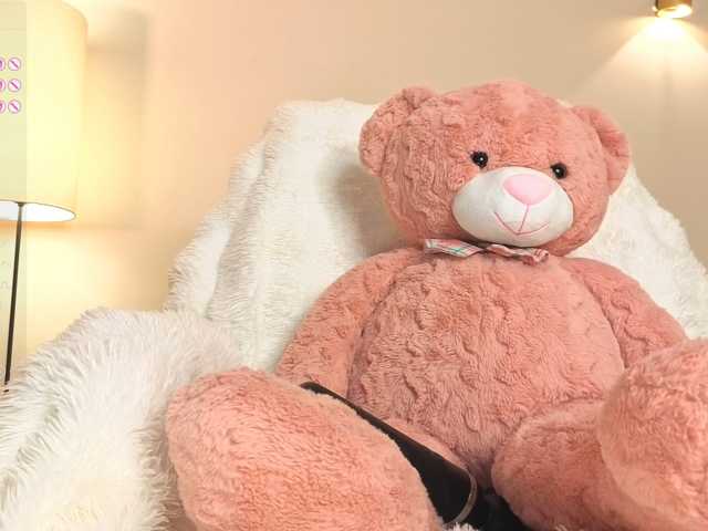 milli-sunrise live cam on BongaCams