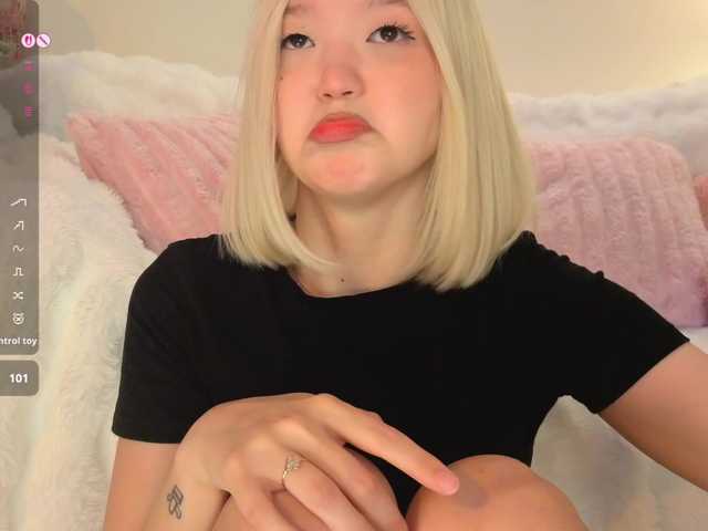 milli-sunrise live cam on BongaCams