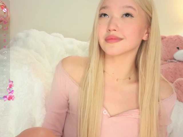 milli-sunrise live cam on BongaCams
