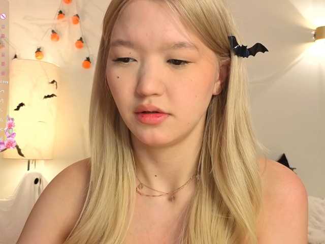 milli-sunrise live cam on BongaCams
