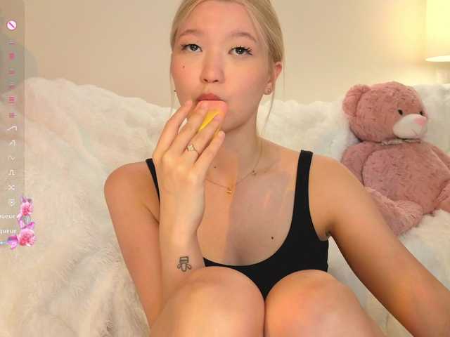 milli-sunrise live cam on BongaCams