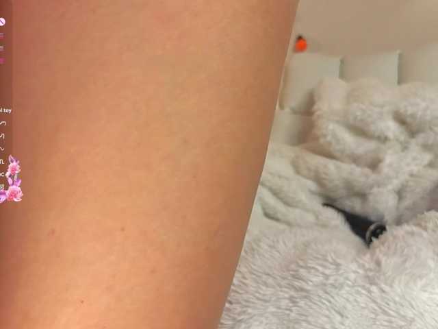 milli-sunrise live cam on BongaCams