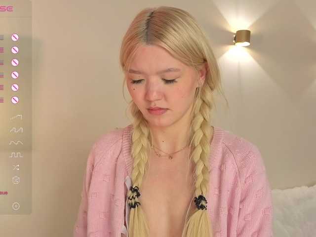 milli-sunrise live cam on BongaCams