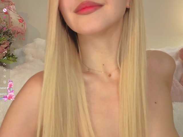 milli-sunrise live cam on BongaCams