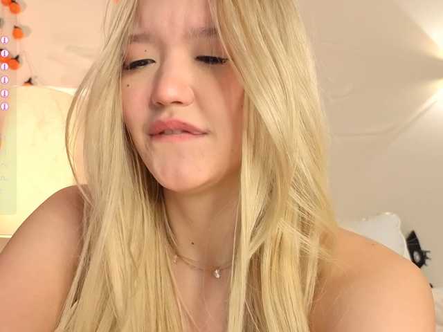 milli-sunrise live cam on BongaCams