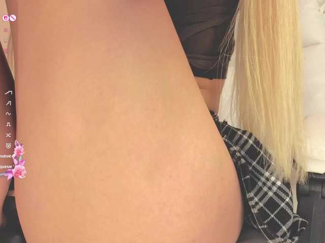 milli-sunrise live cam on BongaCams