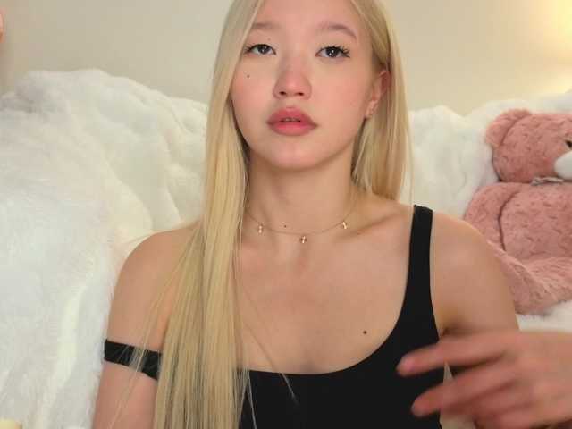 milli-sunrise live cam on BongaCams