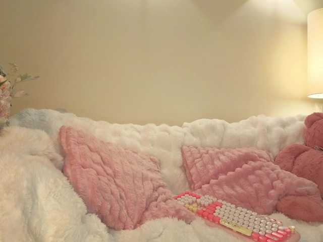 milli-sunrise live cam on BongaCams
