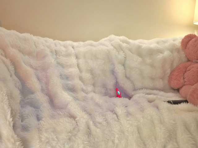 milli-sunrise live cam on BongaCams