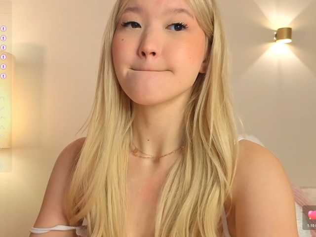 milli-sunrise live cam on BongaCams