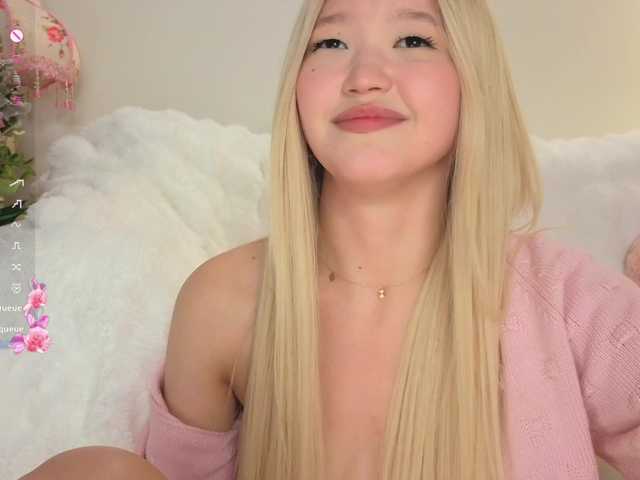 milli-sunrise live cam on BongaCams