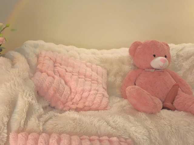 milli-sunrise live cam on BongaCams