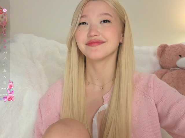 milli-sunrise live cam on BongaCams