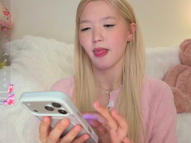 milli-sunrise live cam on BongaCams