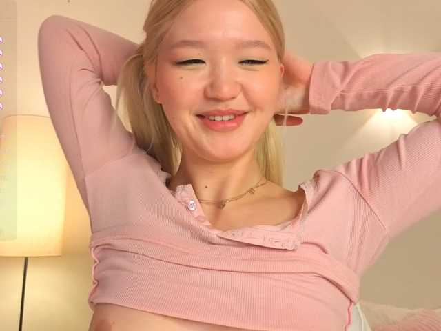 milli-sunrise live cam on BongaCams